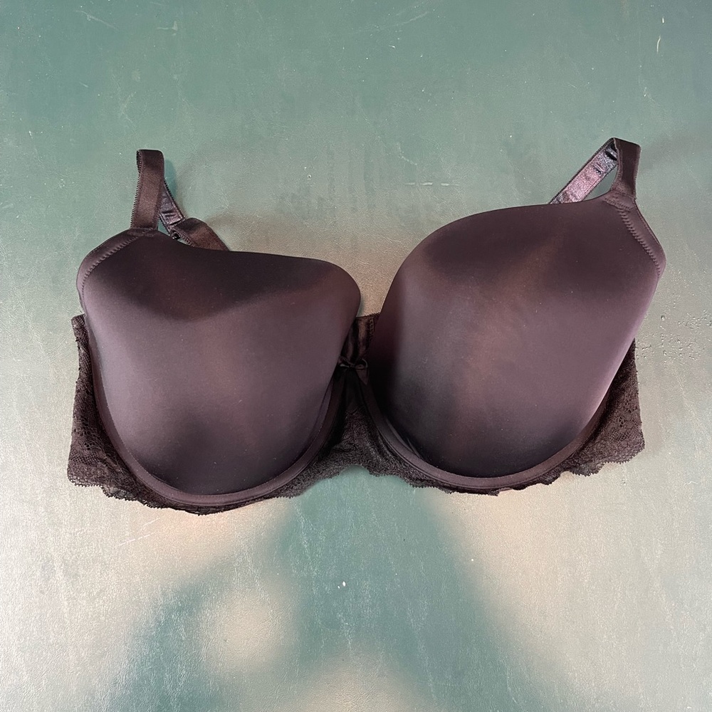 BNWOT plus size black underwire lace bra size 42DDD by Torrid